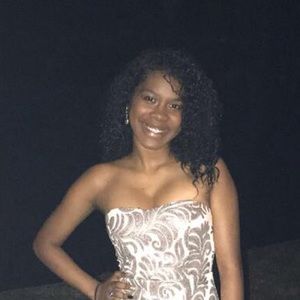 Meet your Posher, Danielle